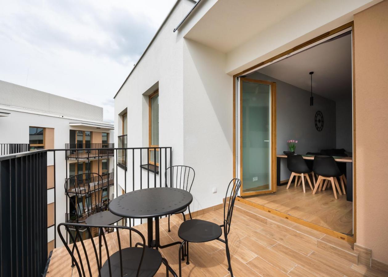 Wola Skwer Sunny Apartment 华沙 外观 照片